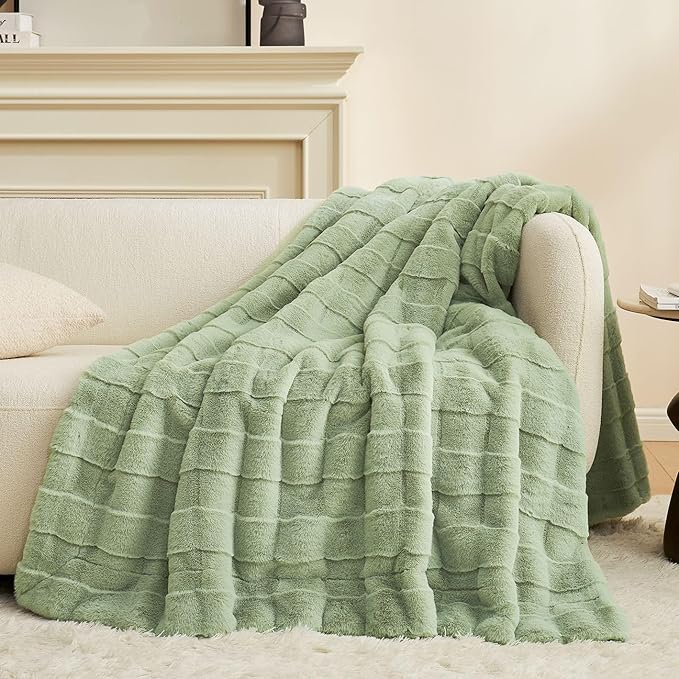Cozy Bliss Fluffy Faux Fur Throw Blanket for Couch,Lightweight Cozy Soft Green Throw Blankets for Sofa Bed Living Room,50x60 Inches