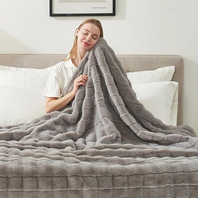 Cozy Bliss Fluffy King Size Throw Blankets for Bed,Lightweight Cozy Soft Grey Faux Fur Throw Blankets for Sofa Bedroom Living Room,108x90 Inches