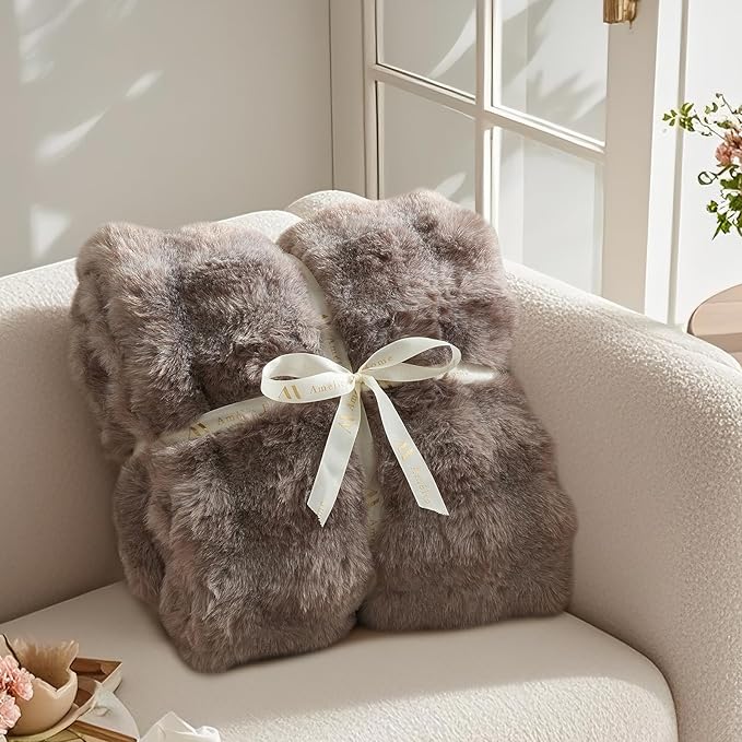 Amélie Home Faux Fur Throw Blanket for Couch, Fuzzy Cozy Soft Fluffy Fur Luxurious Soft Bubble Blanket for Sofa Bedroom Living Room, 60"x80" Inches, Ionic Bear Brown