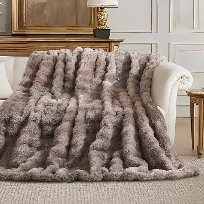 Amélie Home Faux Fur Throw Blanket for Couch, Fuzzy Cozy Soft Fluffy Fur Luxurious Soft Bubble Blanket for Sofa Bedroom Living Room, 60"x80" Inches, Ionic Bear Brown