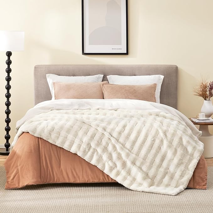 Cozy Bliss Fluffy Faux Fur Throw Blanket for Couch,Lightweight Cozy Soft Cream White Throw Blankets for Sofa Bed Living Room,60x80 Inches