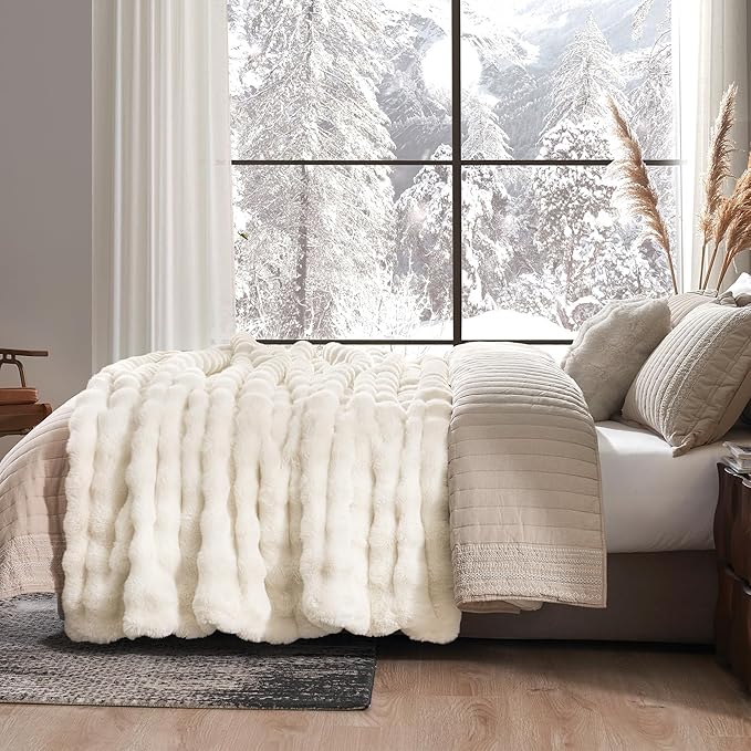 Amélie Home Faux Fur Throw Blanket for Couch, Fuzzy Soft Plush Thick Bubble Blanket for Sofa Bedroom Living Room, 50"x60" Inches, Cream White